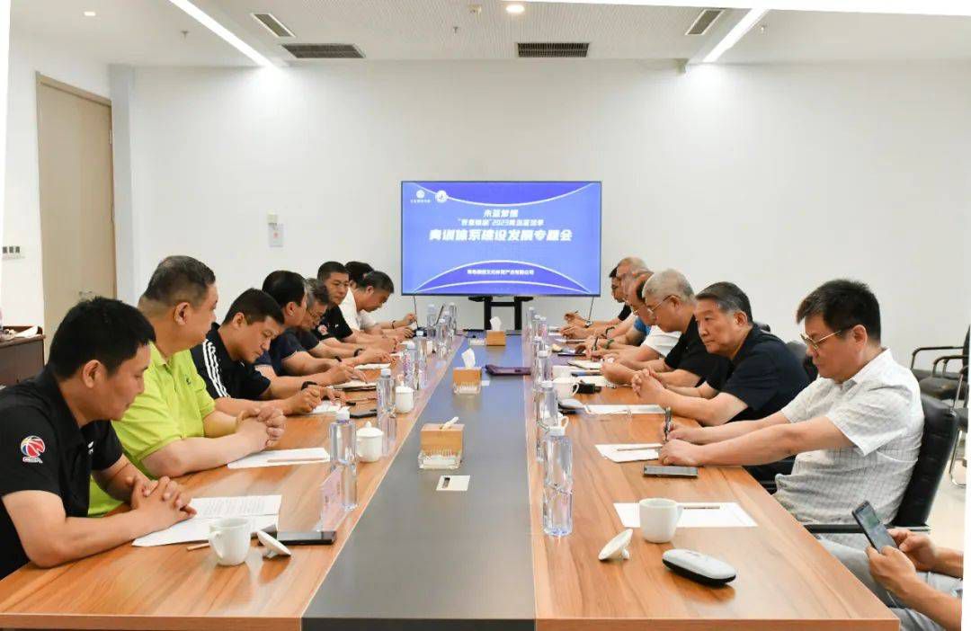 本赛季洛夫顿机会不多，场均2.6分1板。